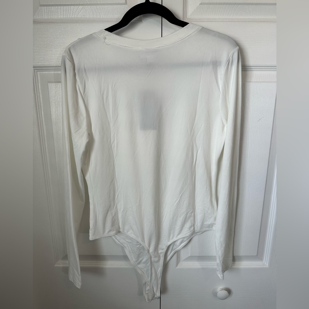 Long sleeve bodysuits sz. L / XL bundle or singles - Picture 6 of 7